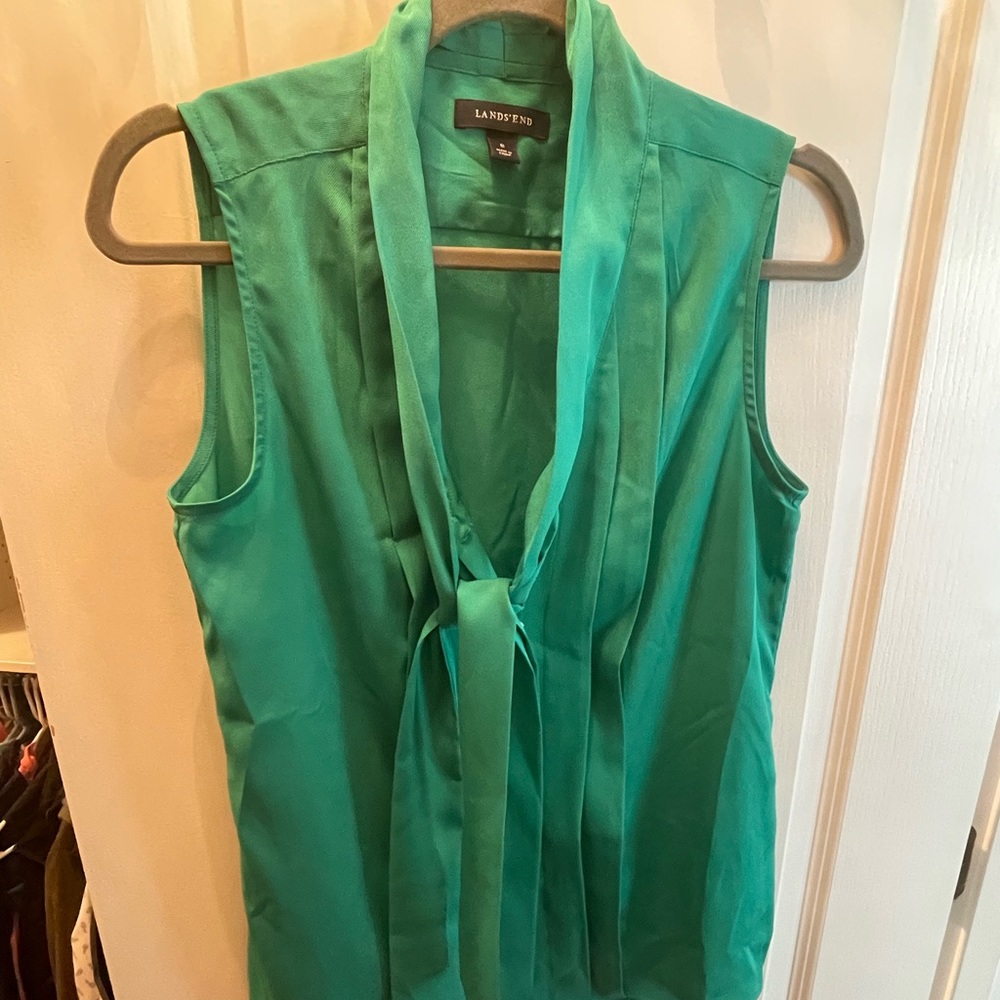 Lands End sleeveless top